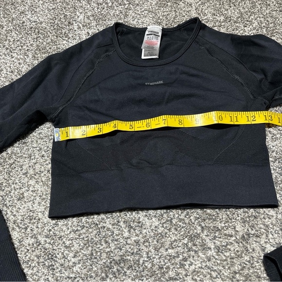 Gymshark Long Sleeve Crop Top Women's M Solid Black Fitted Workout Shirt - Picture 6 of 9